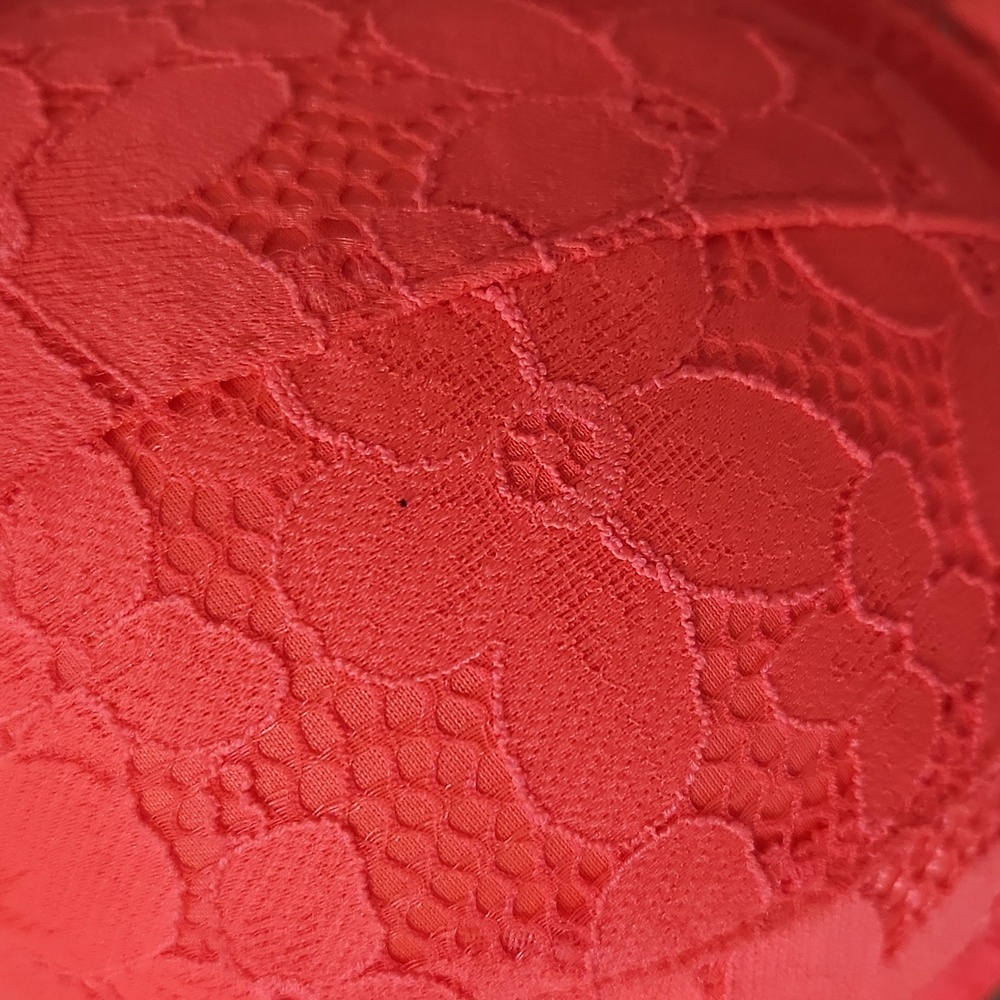 Victoria's Secret Pink Bra with Molded Cups and Smooth Finish - Picture 8 of 8